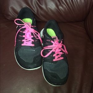 Nike Free Tennis Shoes